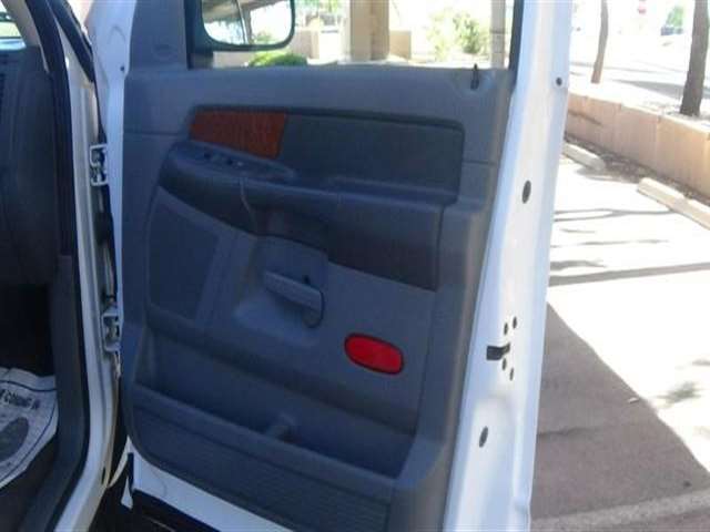 Dodge Ram Pickup 2500 2006 photo 40